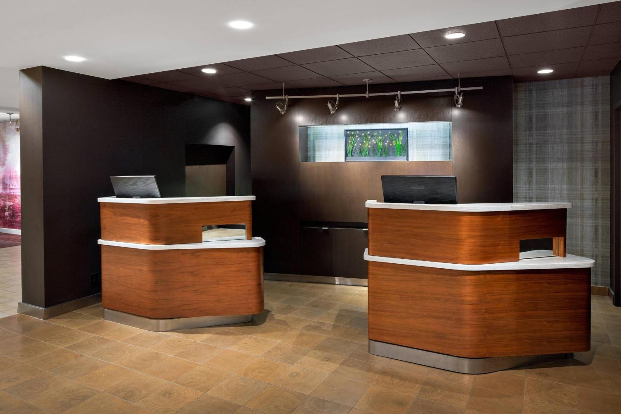 Courtyard By Marriott Pittsburgh Airport Hotel Coraopolis Екстериор снимка