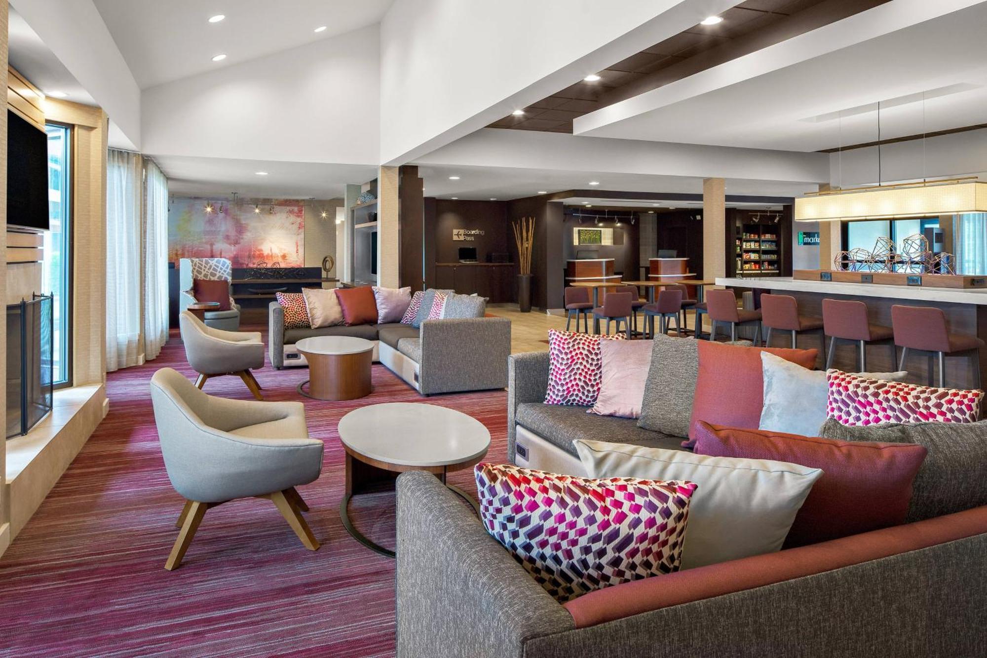 Courtyard By Marriott Pittsburgh Airport Hotel Coraopolis Екстериор снимка