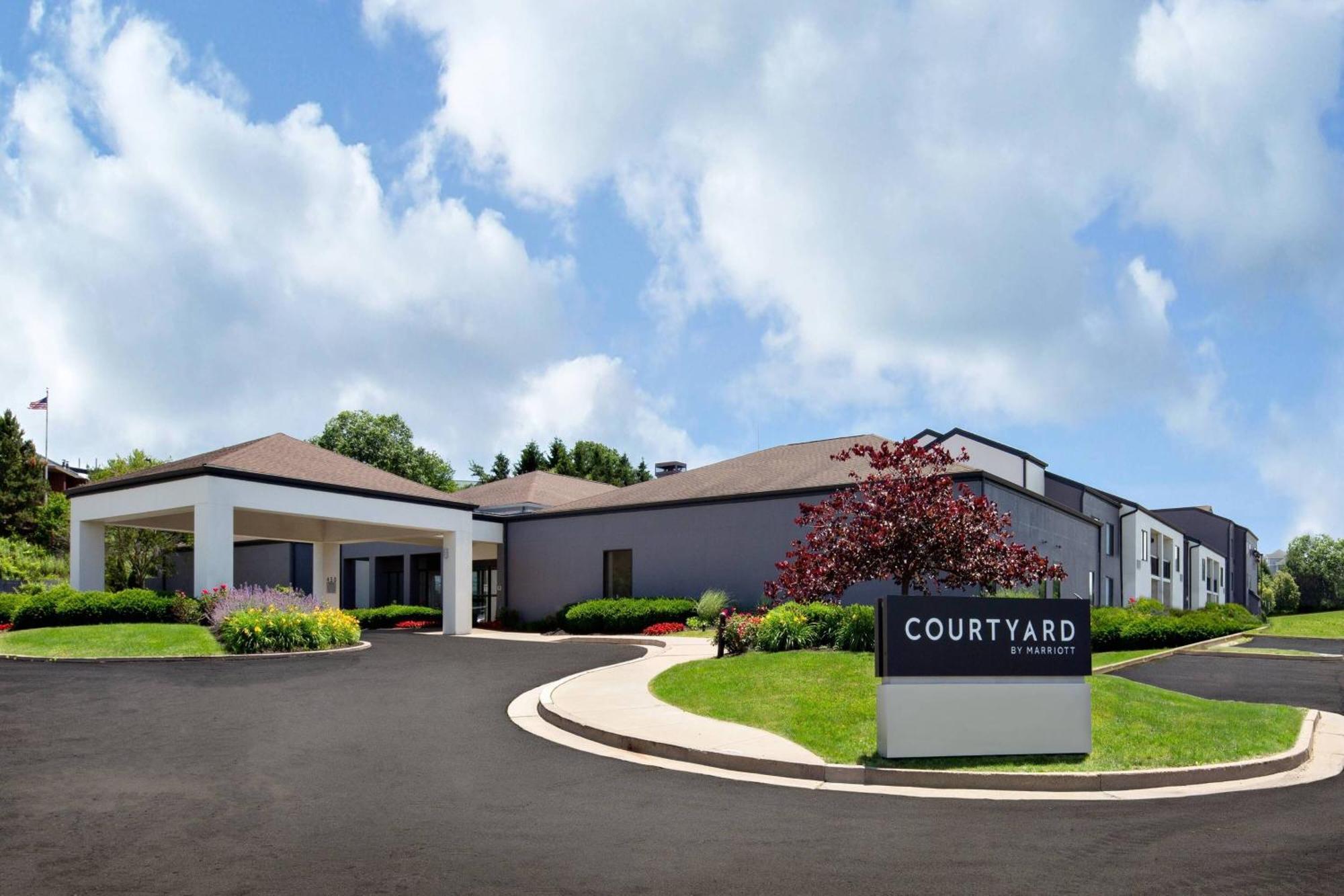 Courtyard By Marriott Pittsburgh Airport Hotel Coraopolis Екстериор снимка