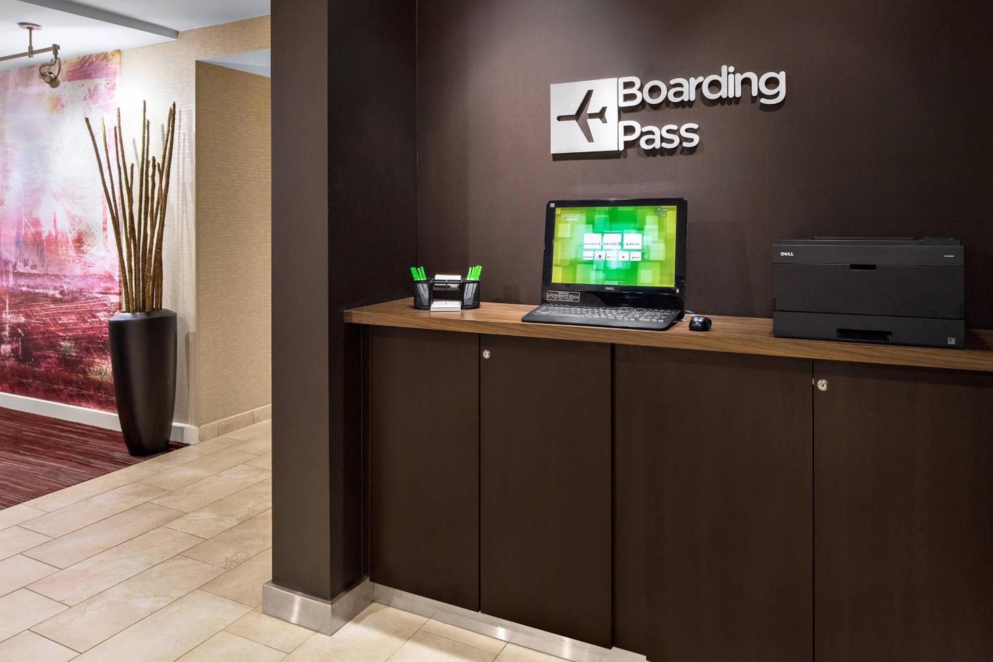 Courtyard By Marriott Pittsburgh Airport Hotel Coraopolis Екстериор снимка