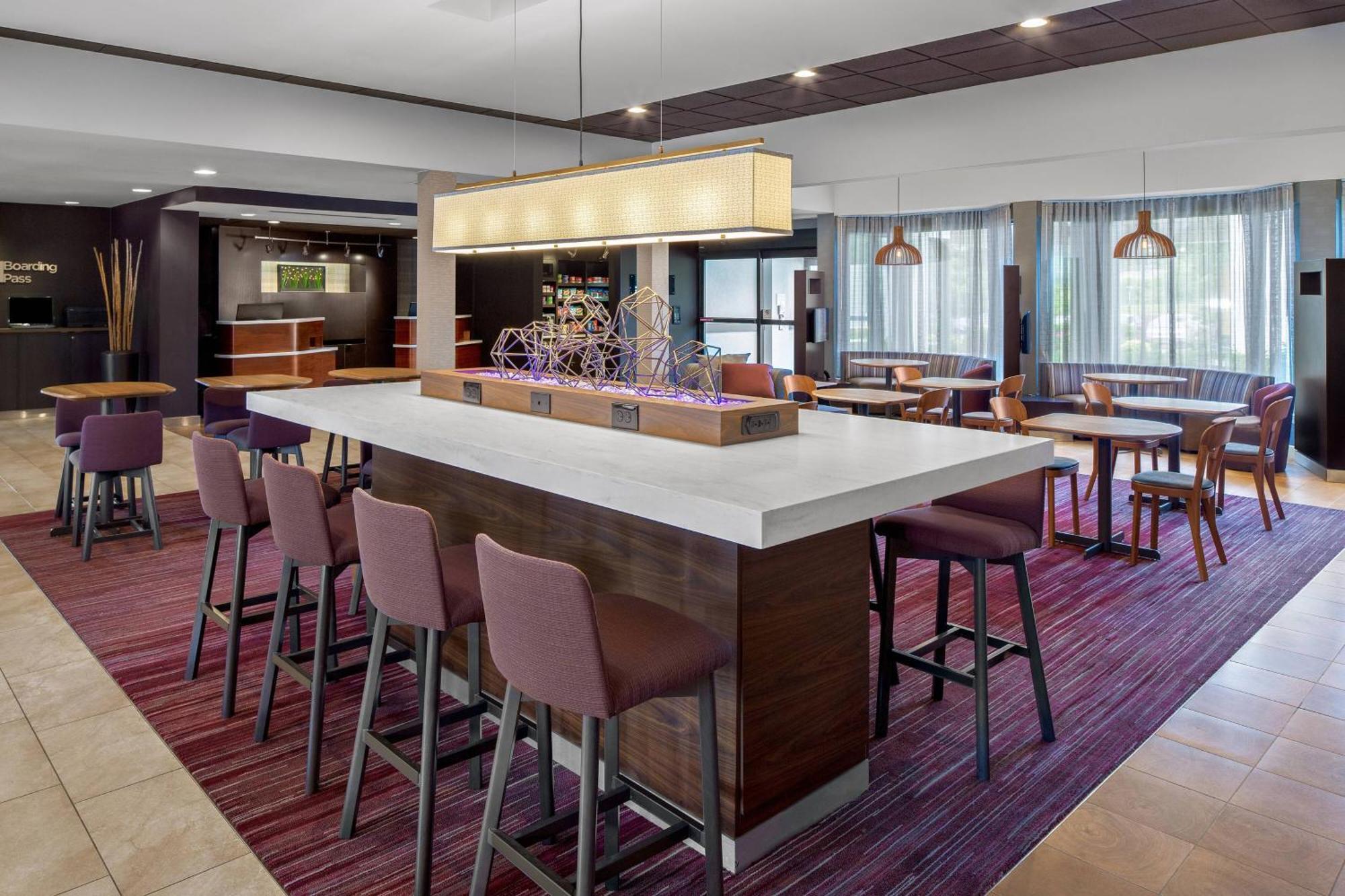 Courtyard By Marriott Pittsburgh Airport Hotel Coraopolis Екстериор снимка