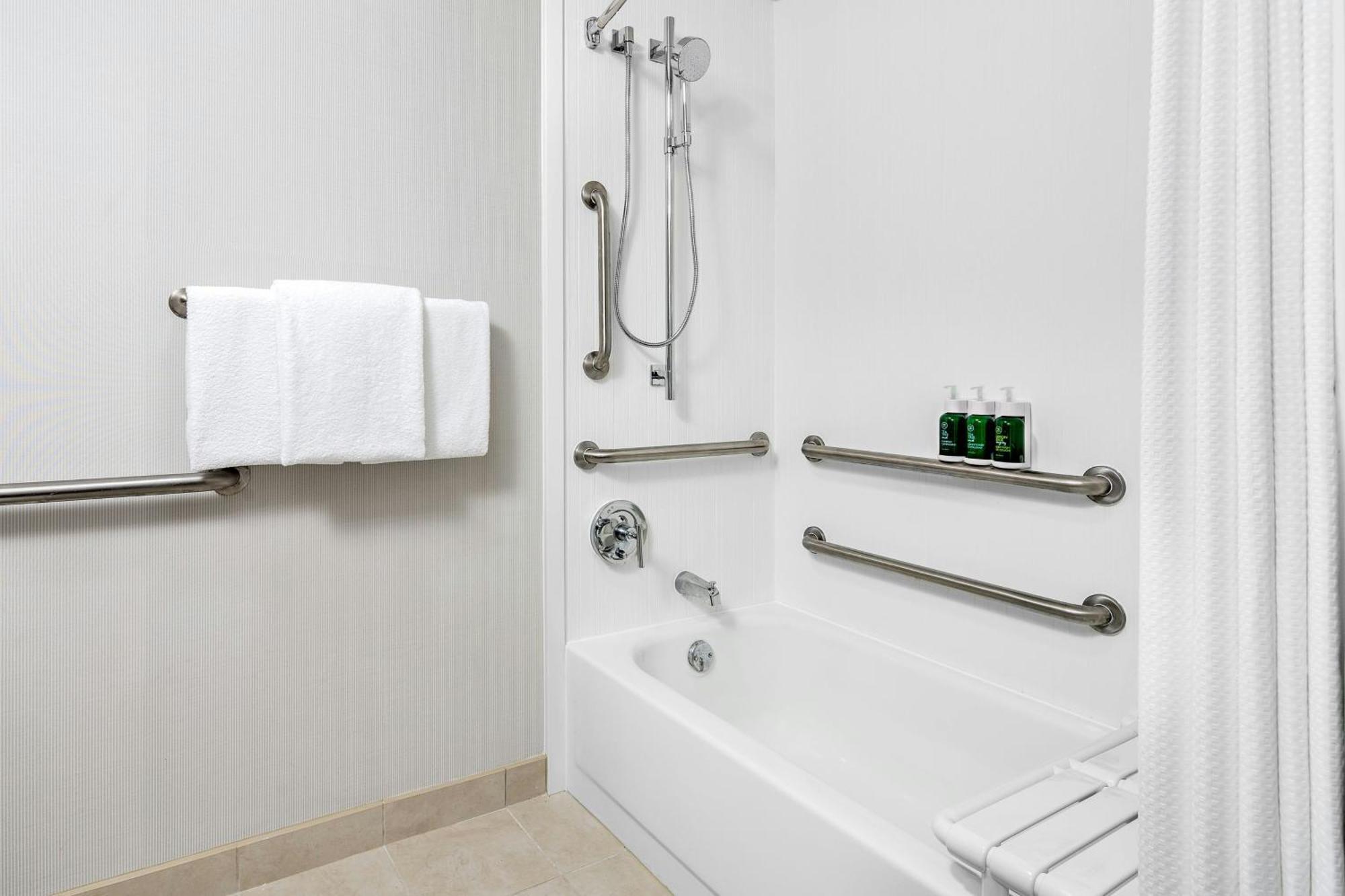 Courtyard By Marriott Pittsburgh Airport Hotel Coraopolis Екстериор снимка