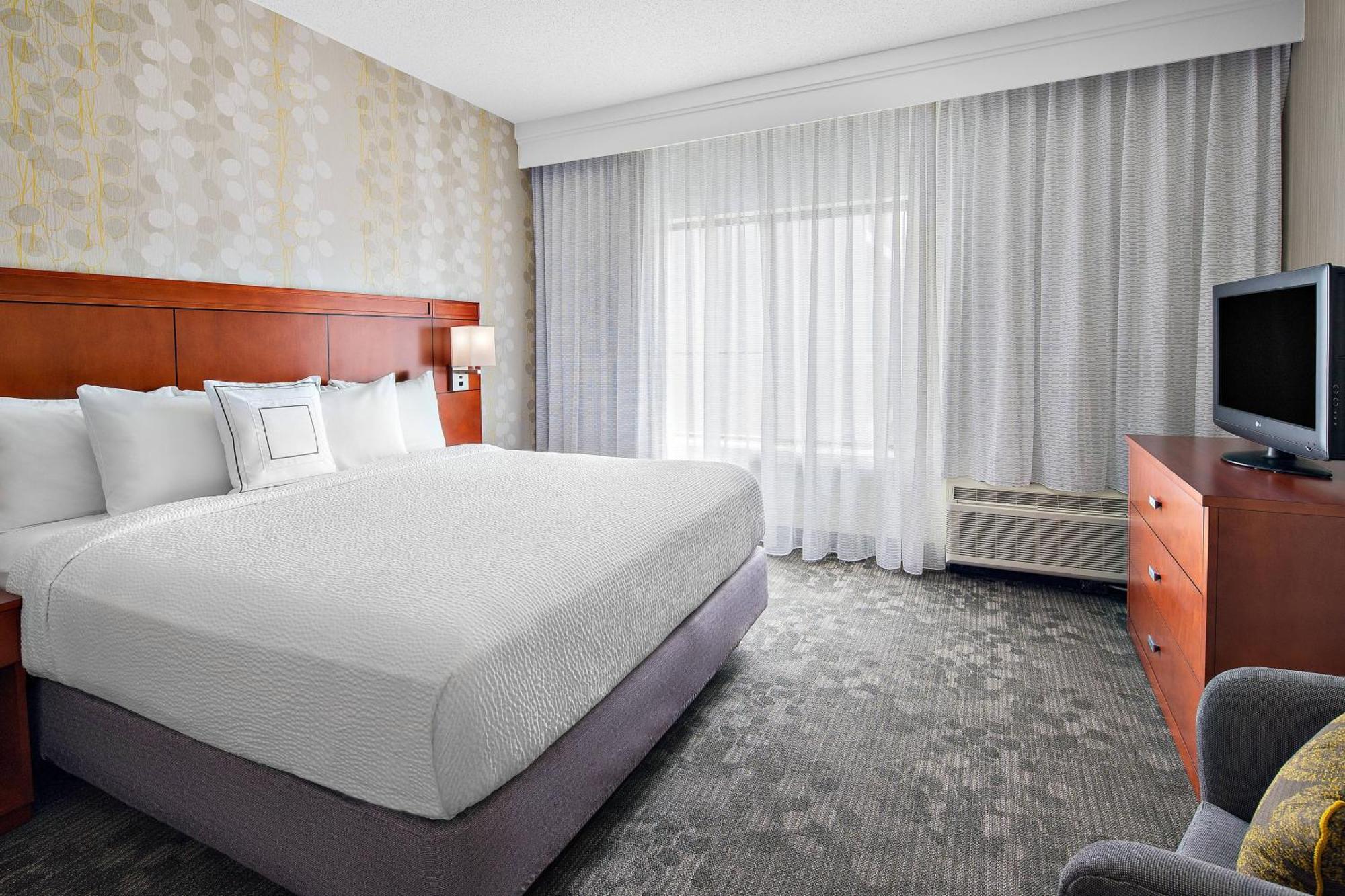 Courtyard By Marriott Pittsburgh Airport Hotel Coraopolis Екстериор снимка