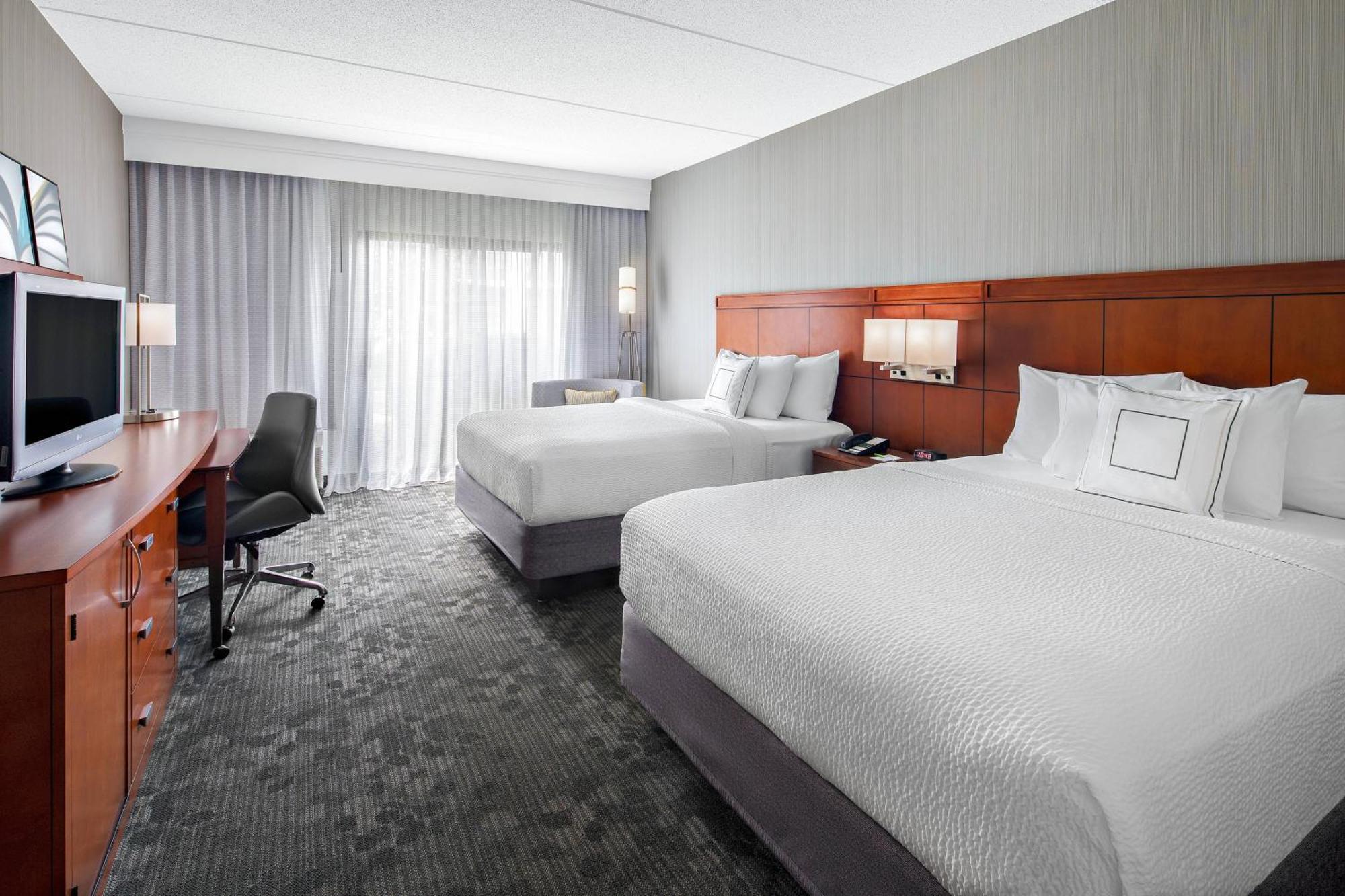 Courtyard By Marriott Pittsburgh Airport Hotel Coraopolis Екстериор снимка