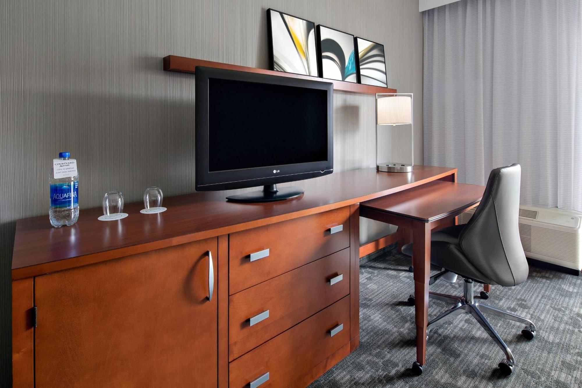 Courtyard By Marriott Pittsburgh Airport Hotel Coraopolis Екстериор снимка