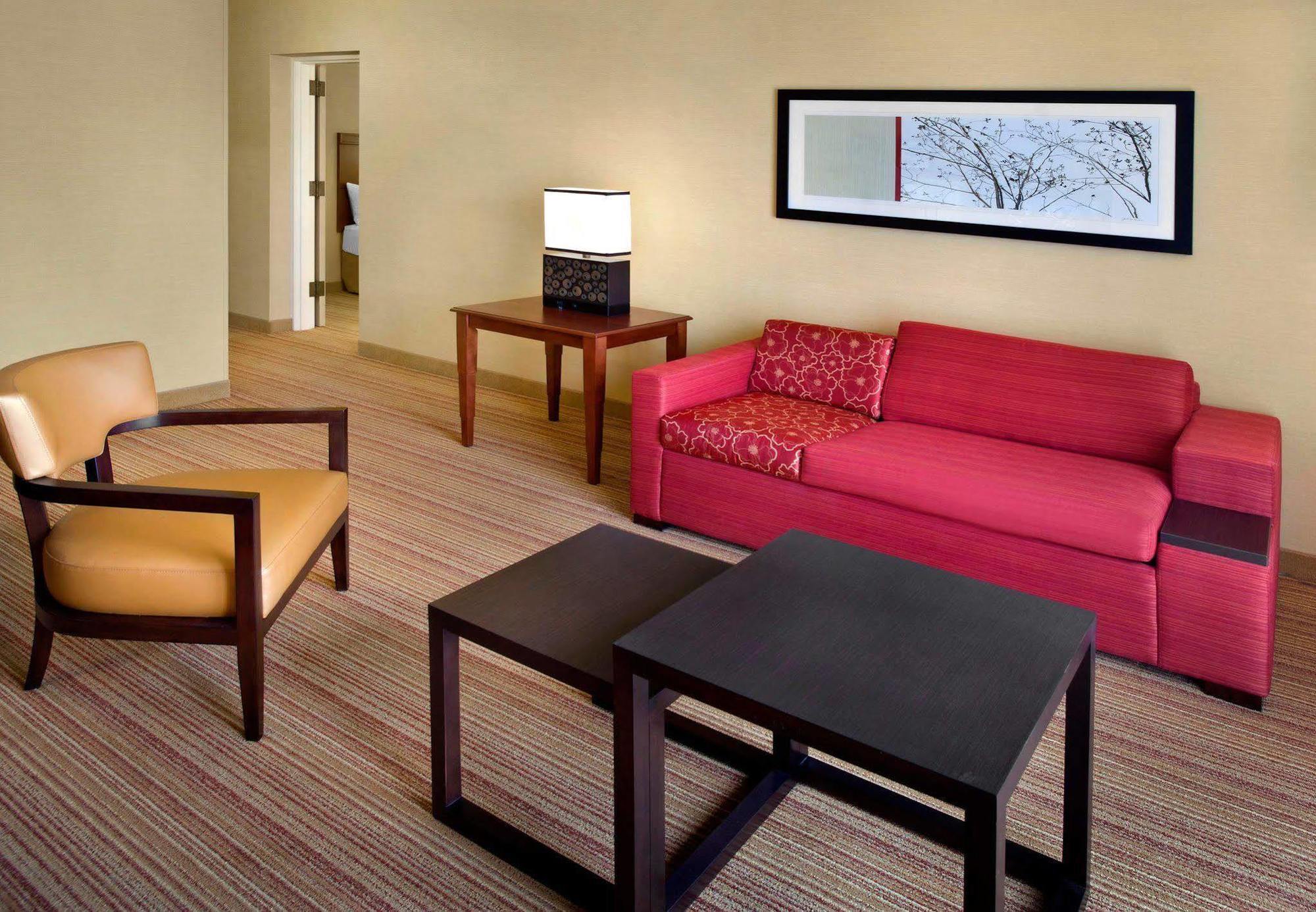 Courtyard By Marriott Pittsburgh Airport Hotel Coraopolis Екстериор снимка