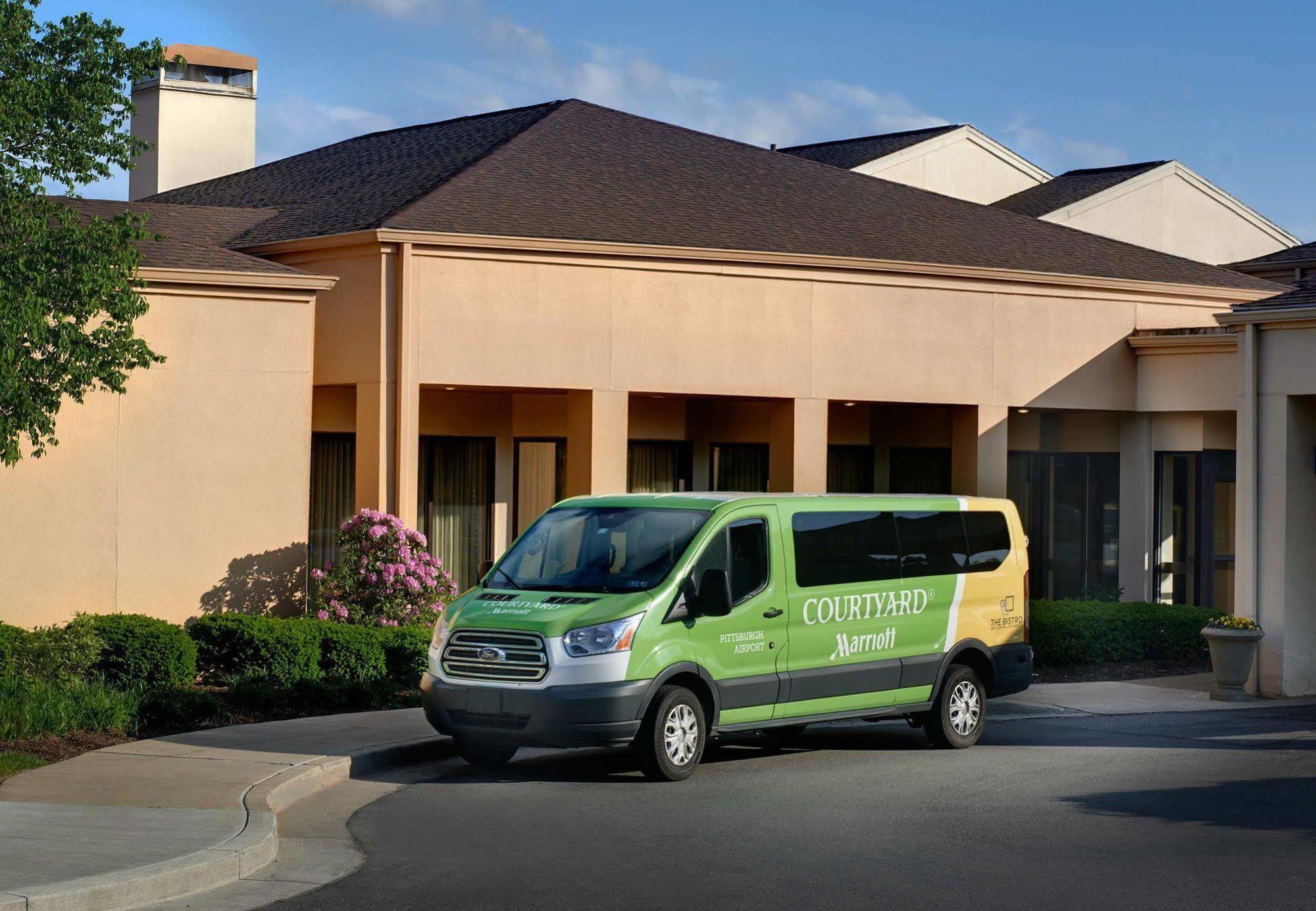 Courtyard By Marriott Pittsburgh Airport Hotel Coraopolis Екстериор снимка