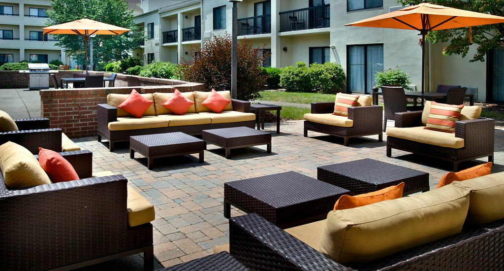 Courtyard By Marriott Pittsburgh Airport Hotel Coraopolis Екстериор снимка