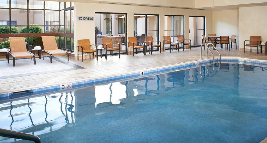 Courtyard By Marriott Pittsburgh Airport Hotel Coraopolis Екстериор снимка